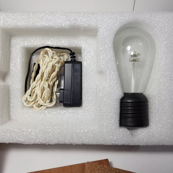 Levitating Vintage Led Lightbulb Floating Light Floats Induction Bulb  EUC W Box - Picture 8 of 12